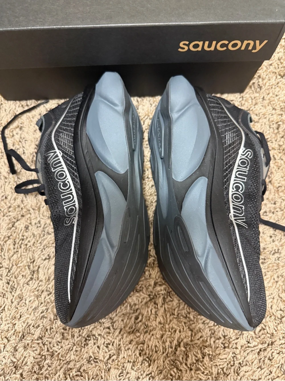 Saucony Endorphin Elite 3 unisex men’s 7 women’s 8.5 black/gun metal